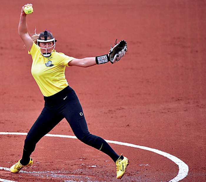 Oregon Ducks pitcher Makenna Kliethermes pitches against Arkansas in Game 3 of the Fayetteville regional. Kliethermes had a 1-hitter going into what became the final inning of the game before the Razorbacks put together a 6-run inning.